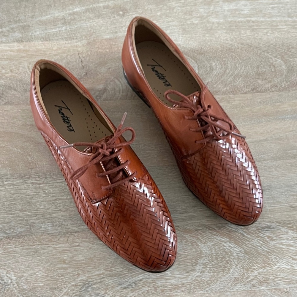 Trotters, Lizzie Derby,‎ Woven Leather Flats Women's Oxford Shoes, Academia